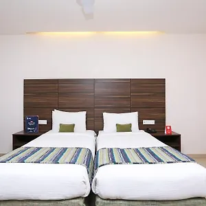 Oyo 7386 The Oasis Hotel